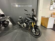 Achetez une BMW S1000XR Style triple black très peu kilométrée chez Normandy motos !